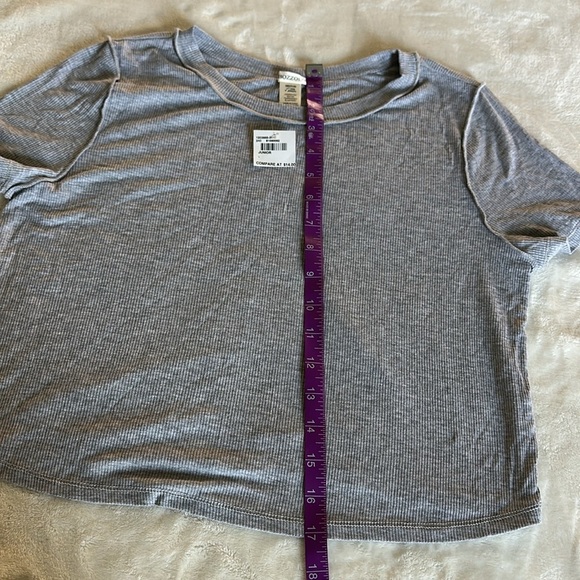 Bozzolo Gray Crop T-Shirt with Crew Neck and Short Sleeves - Picture 5 of 5